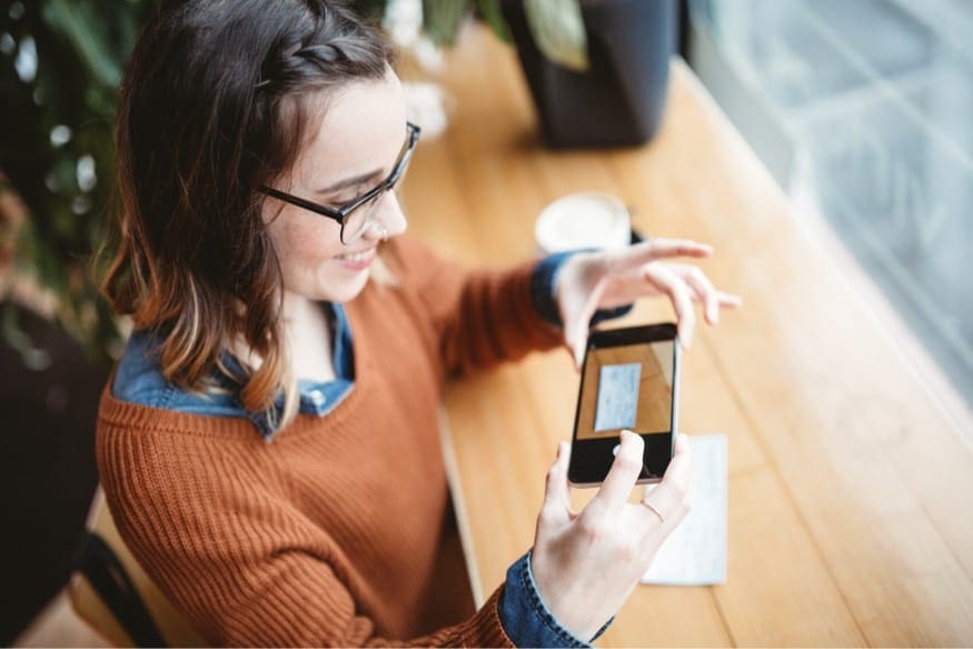 scanning a check with a phone
